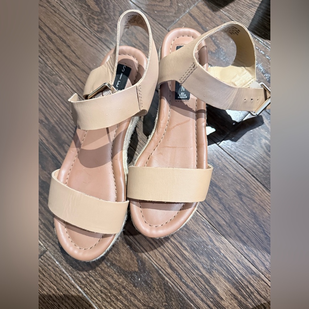 Steve Madden sandals size 6